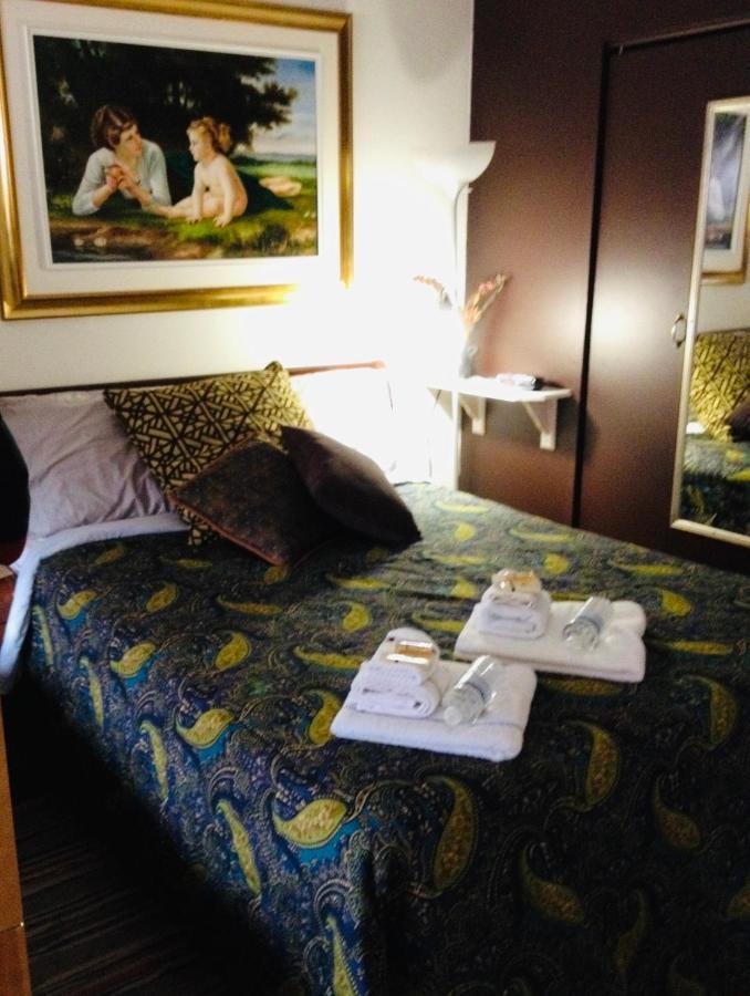 Bed & Breakfast Repos & Manna Downtown