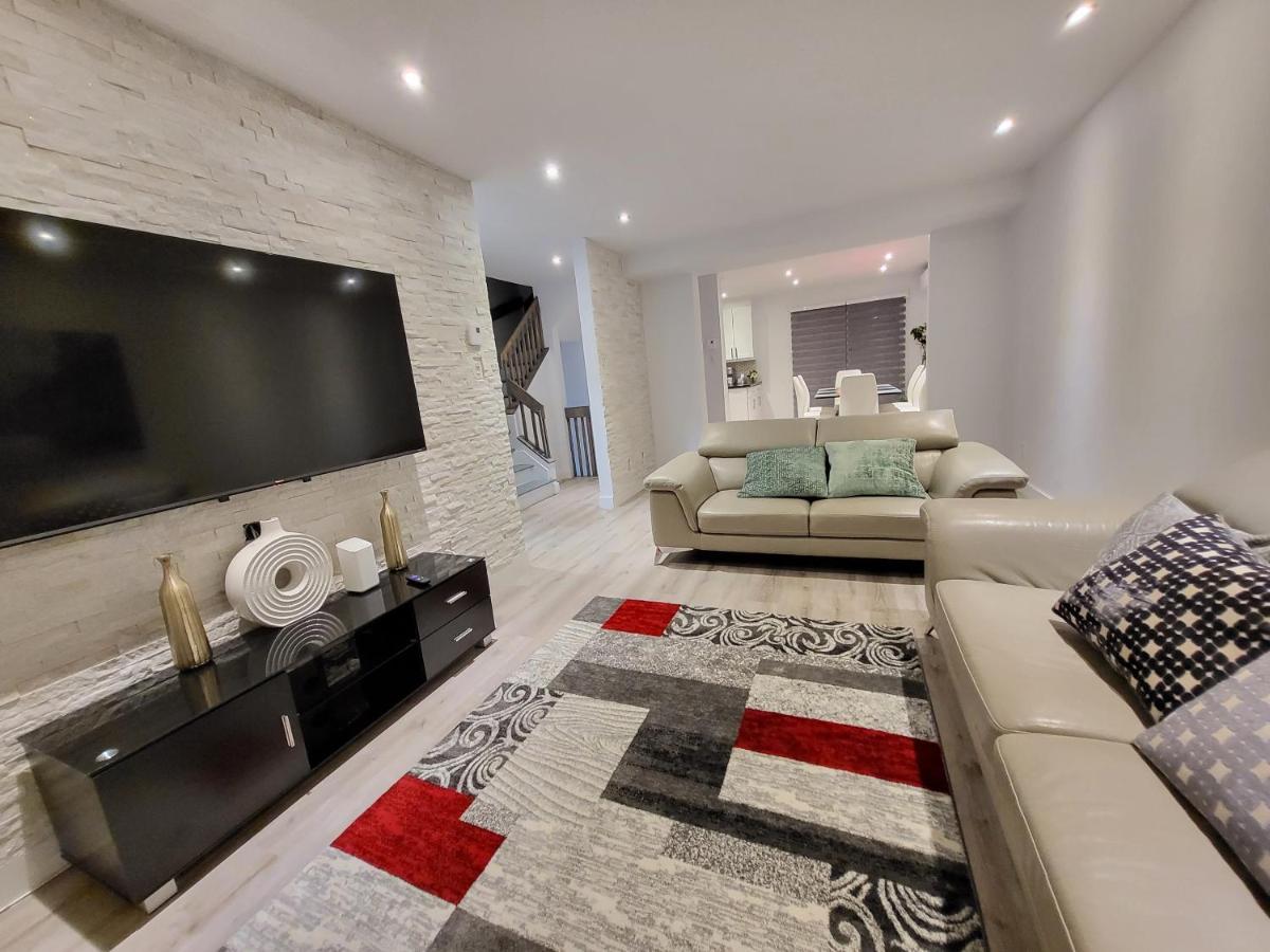 4 Bedrooms Beautiful Townhouse Holiday home *
