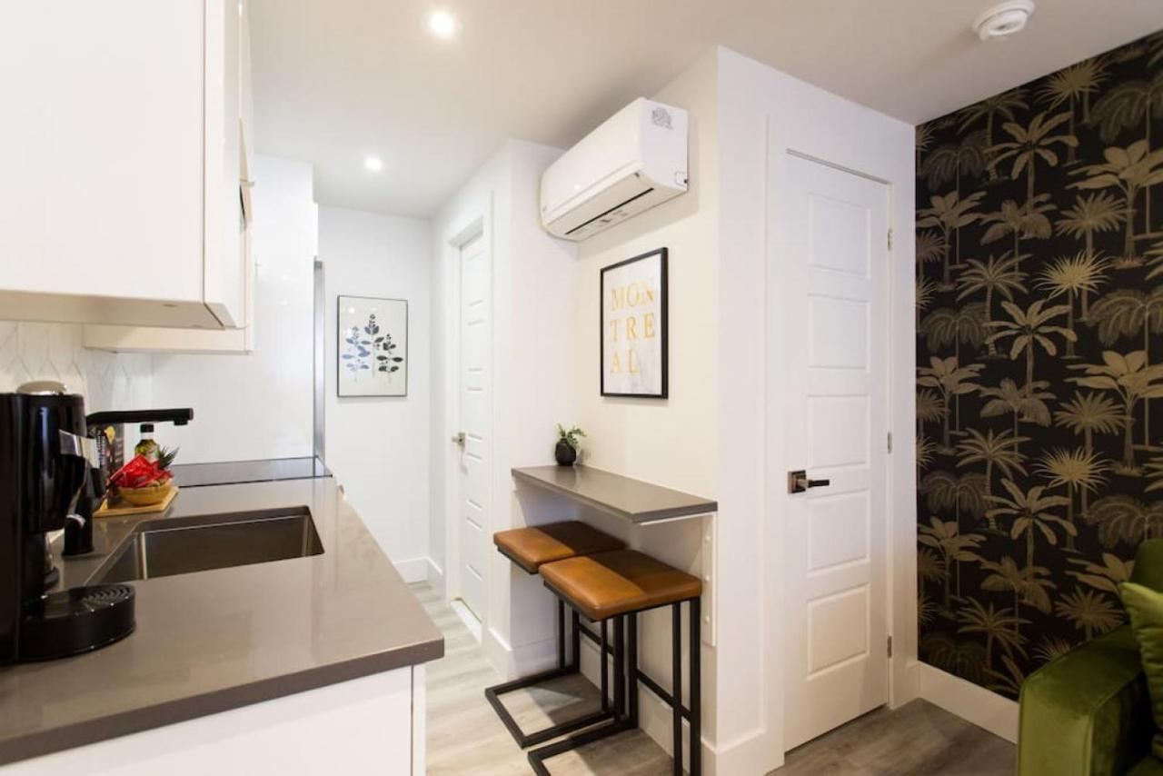 Palms Little Italy With Full Bathroom By Denstays *