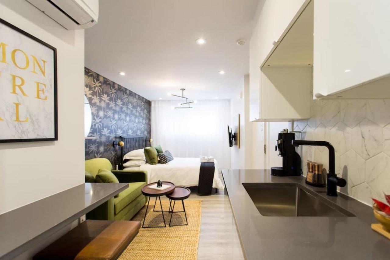 Palms Little Italy With Full Bathroom By Denstays Montreal