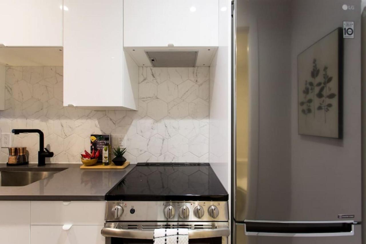 Apartment Palms Little Italy With Full Bathroom By Denstays *