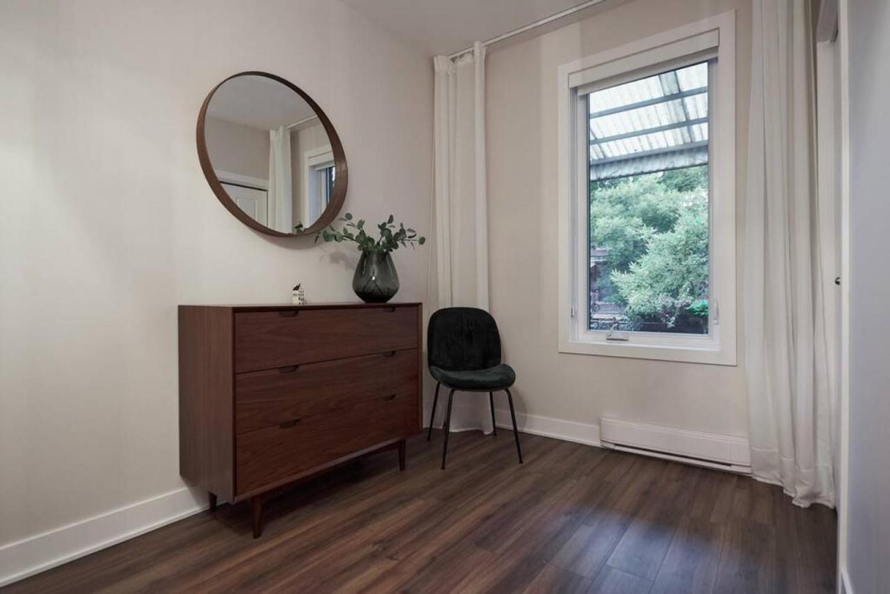 Design 3 Bedroom Flat With Private Terrace In Little Italy By Denstays