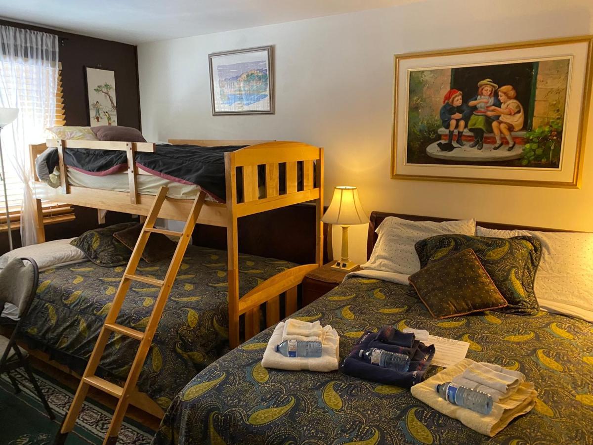 Bed & Breakfast Repos & Manna Downtown