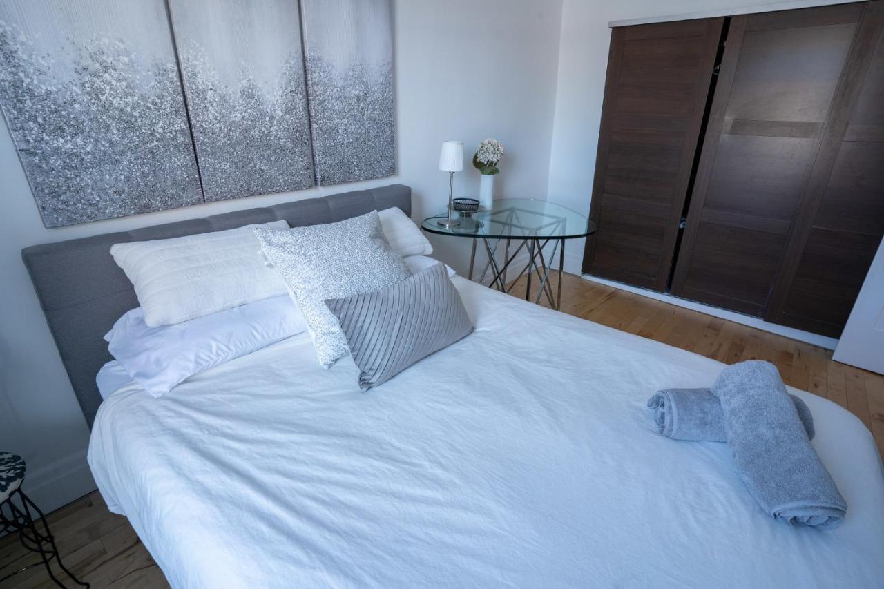Superb 1 Bed & Sofa Bed Steps Away From Cdn Metro Apartment *