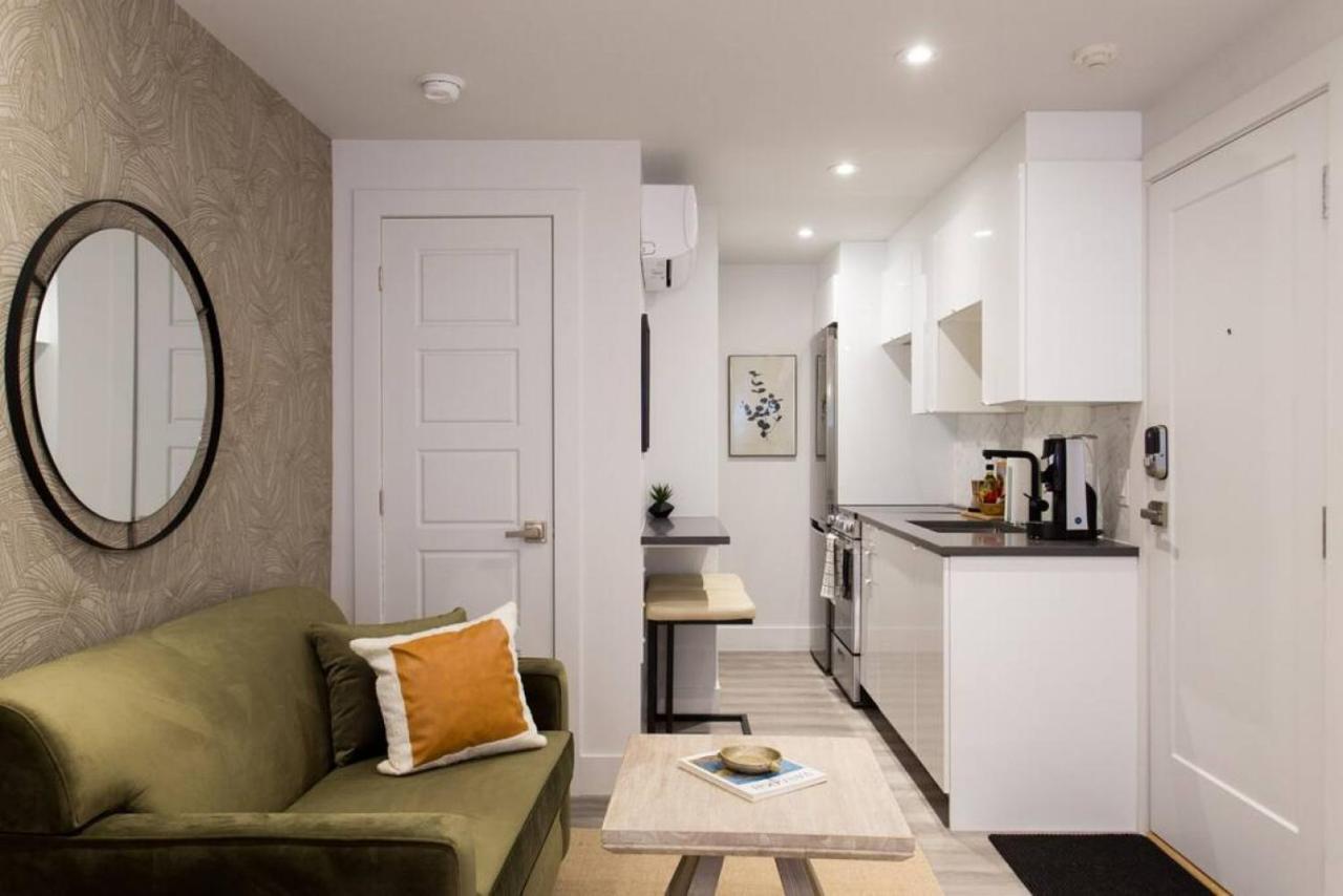 Palms Little Italy With Full Bathroom By Denstays Montreal