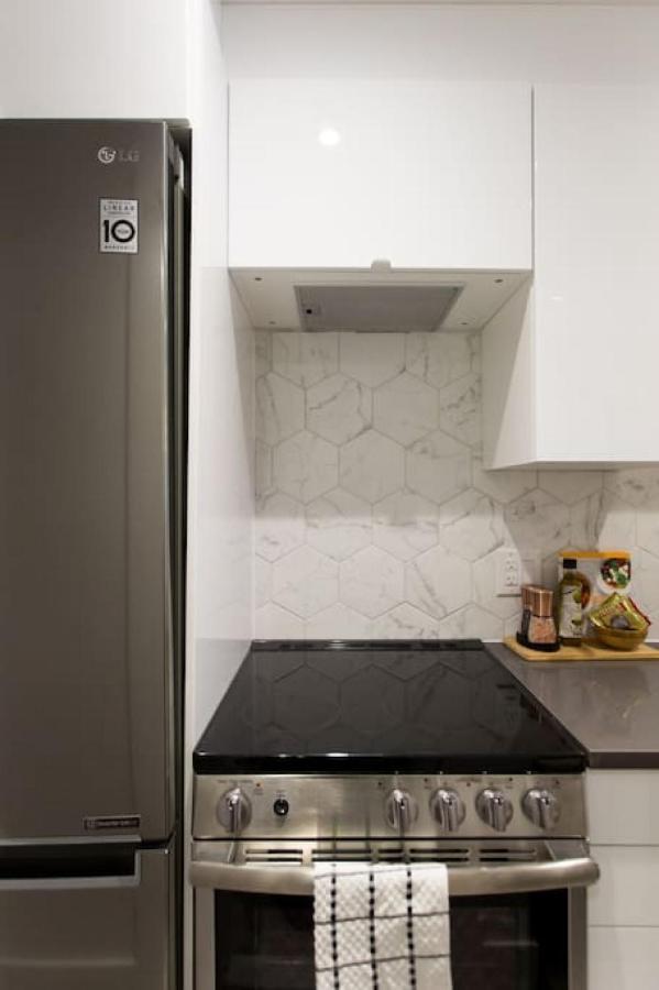 Palms Little Italy With Full Bathroom By Denstays Montreal