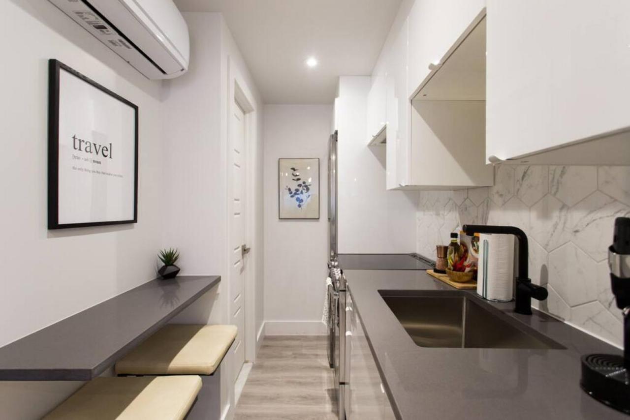 Palms Little Italy With Full Bathroom By Denstays * Montreal