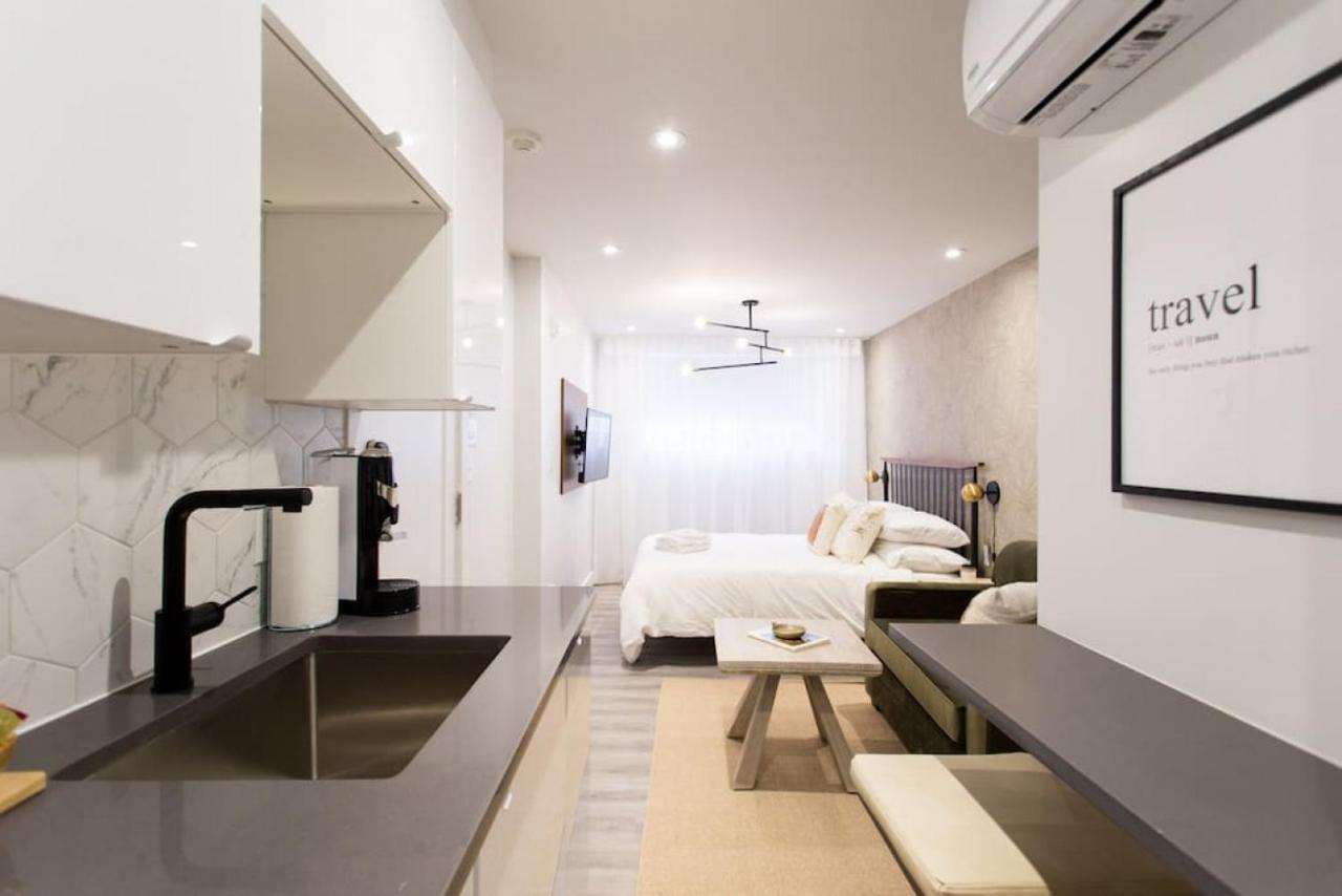 Apartment Palms Little Italy With Full Bathroom By Denstays *