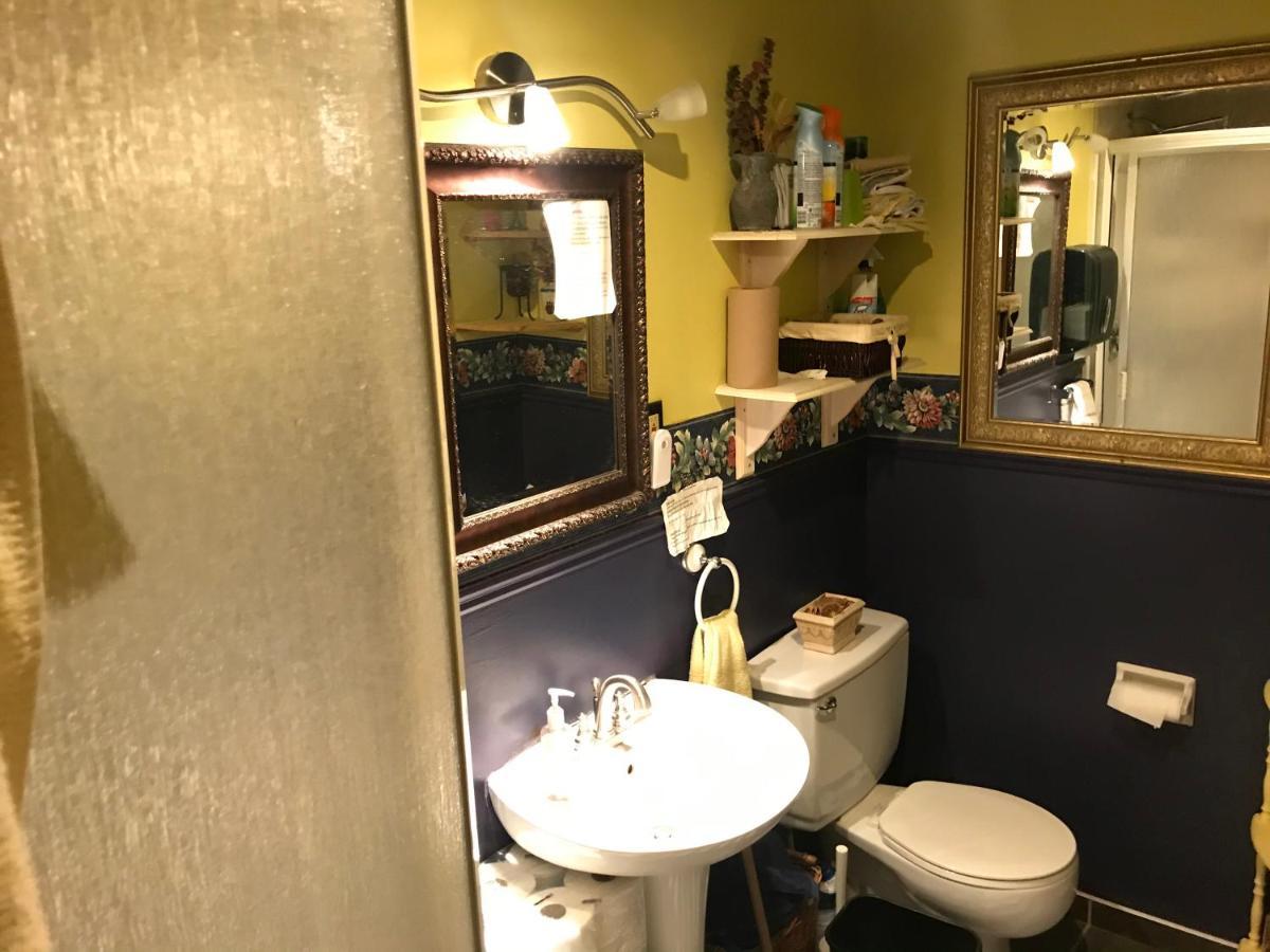 Bed & Breakfast Repos & Manna Downtown Montreal