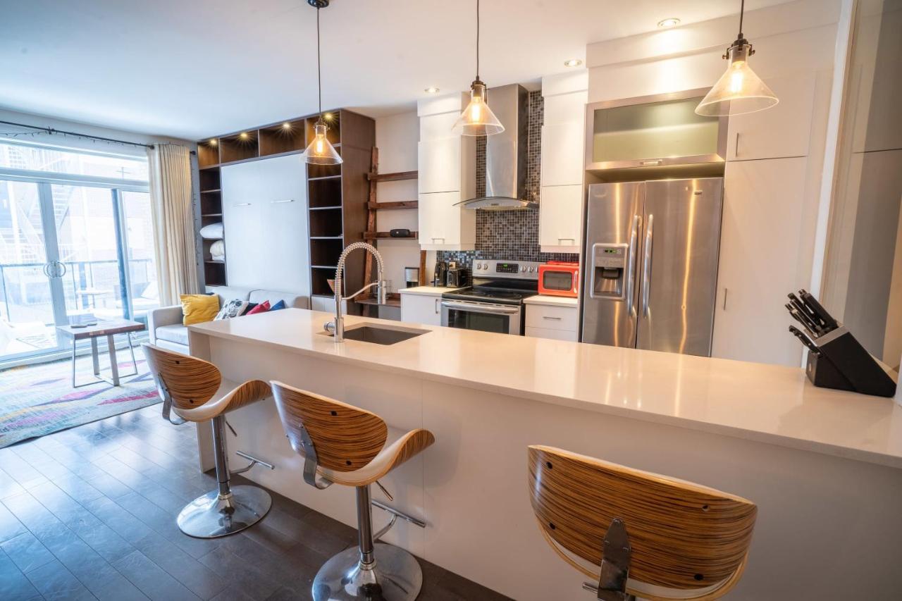 Breathtaking 3 Beds Apt A 2-mins Walk From Metro! *