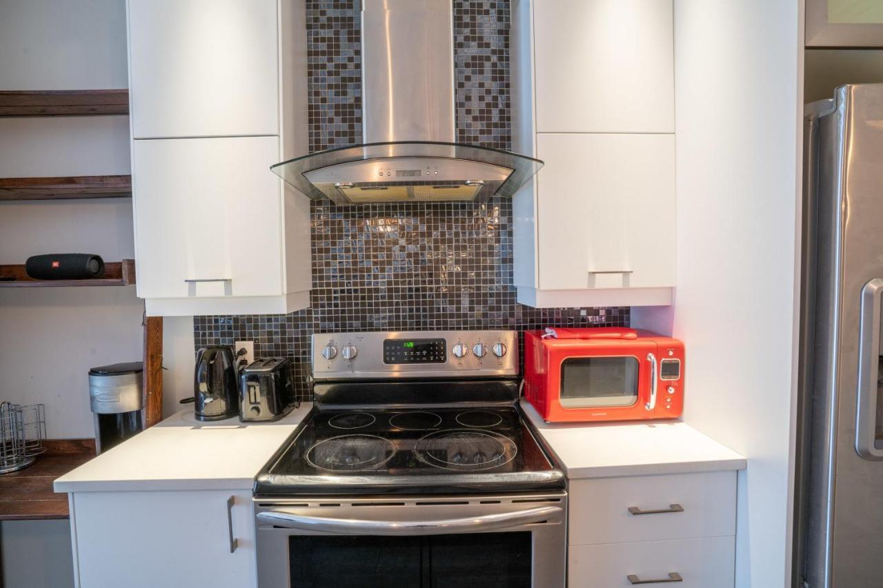 Apartment Breathtaking 3 Beds Apt A 2-mins Walk From Metro!