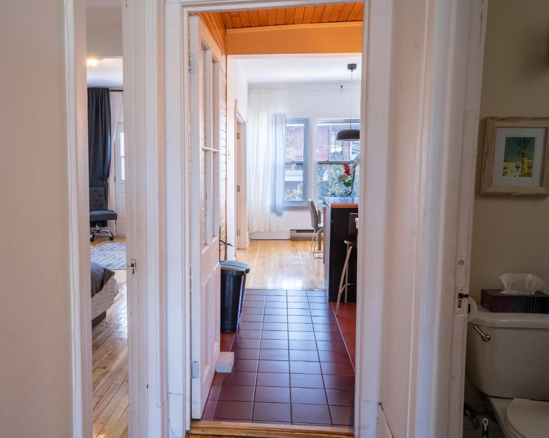 Stunning 2 Bedroom Apt 3mins Walk From Cdn Metro Montreal