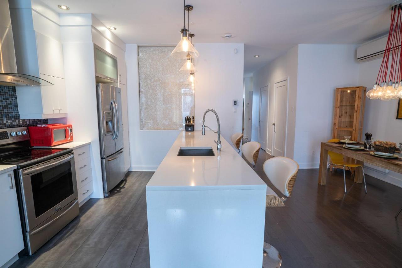 Breathtaking 3 Beds Apt A 2-mins Walk From Metro!