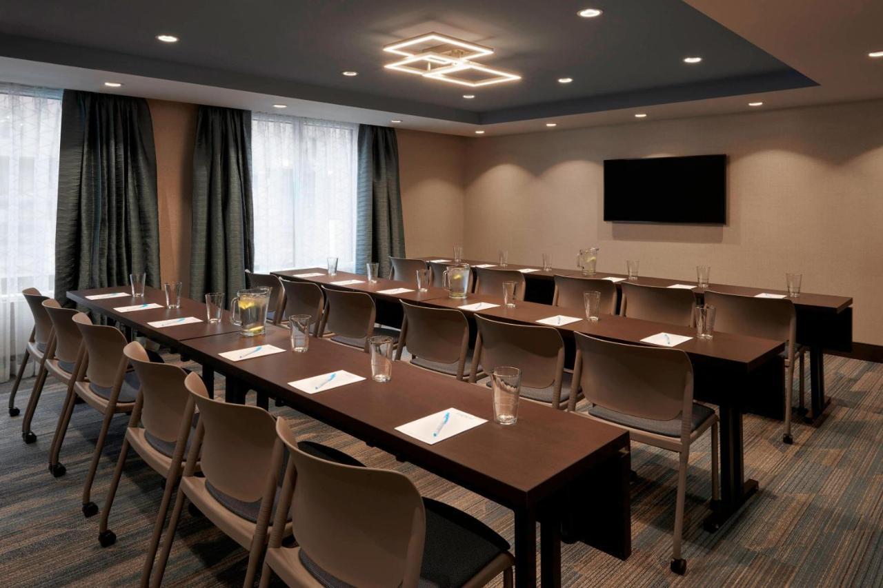 Fairfield By Marriott Downtown 3* Montreal