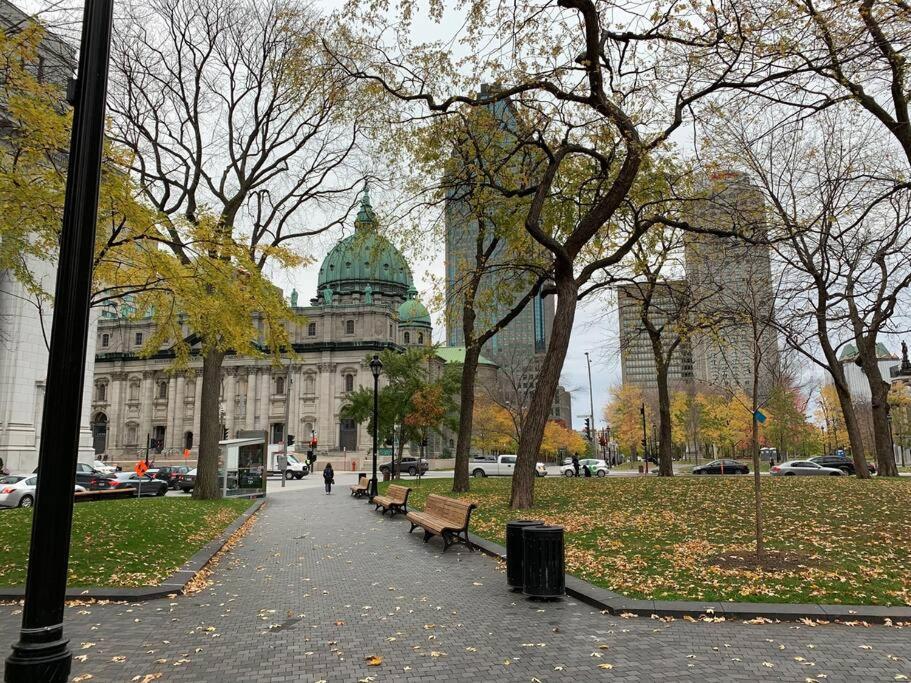 1 Bedroom In Downtown Apartment *