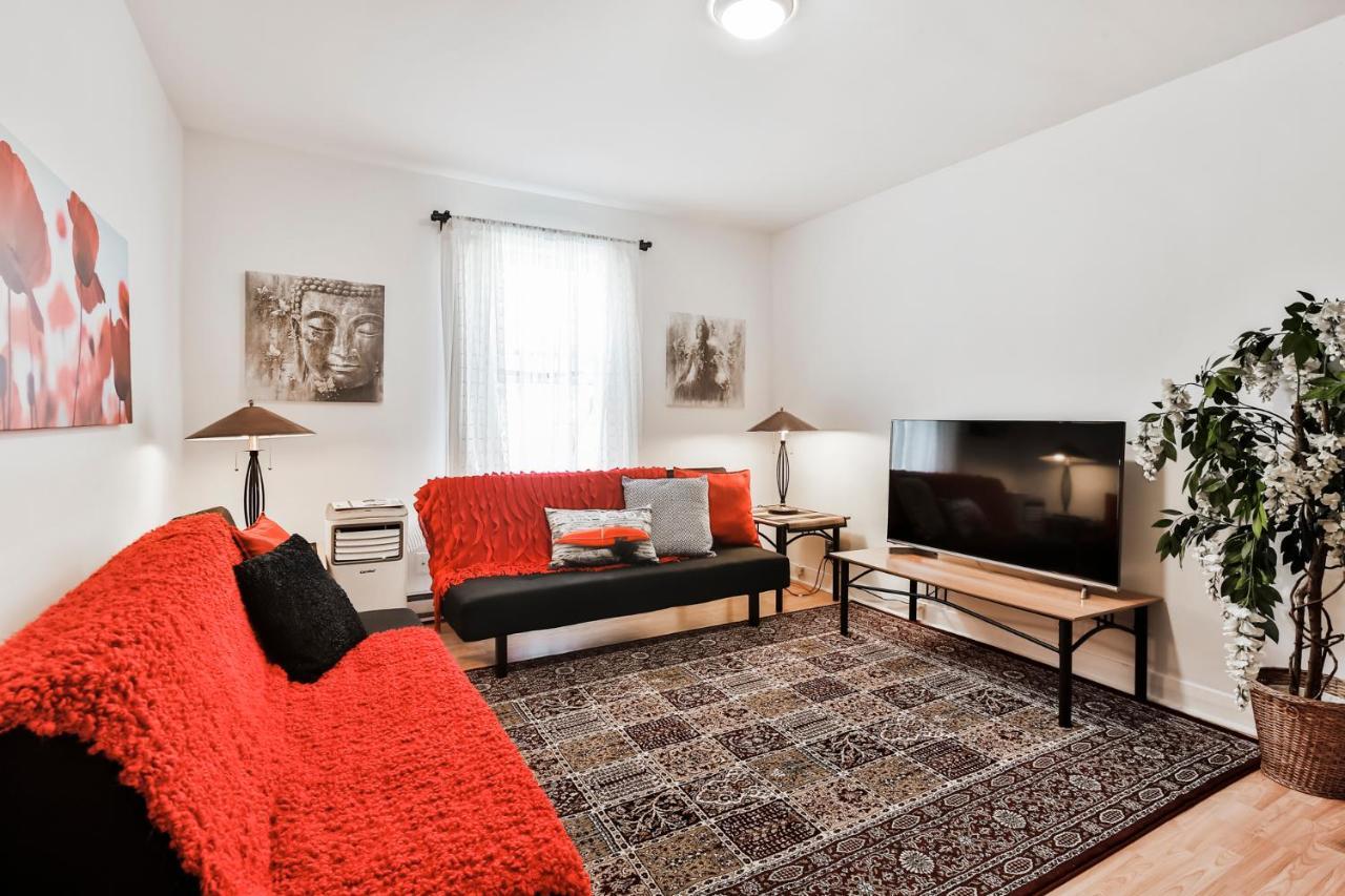 Free Parking - 2 Bedrooms - Full - In Beautiful Lachine - Near Water - 15 Minute Drive To Downtown *