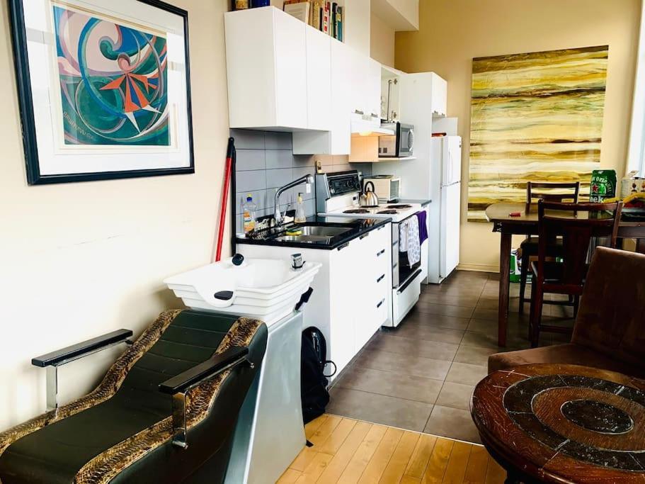Beautiful Loft 5 The Heart Of The Village * Montreal