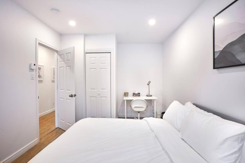 Beautiful 2-bedroom Downtown Mtl With Free Coffee And Parking Apartment
