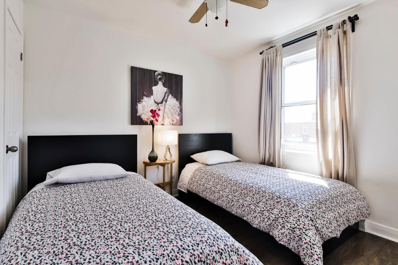 Free Parking - 2 Bedrooms - Full - In Beautiful Lachine - Near Water - 15 Minute Drive To Downtown *