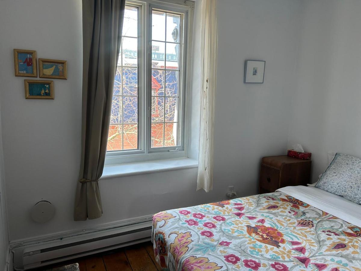 A L'adresse Du Centre-ville Bed & Breakfast 3*