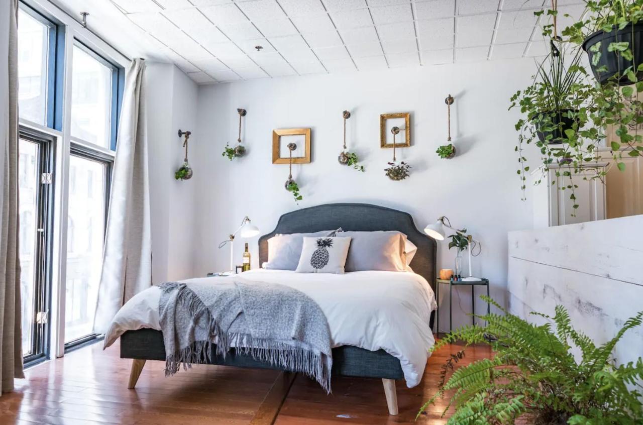 Apartment Stunning Old Port Lofts Montreal
