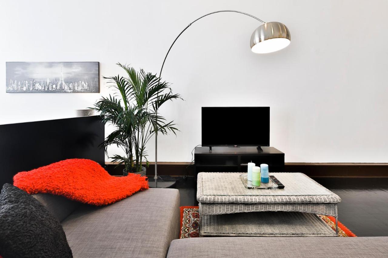Stunning Old Port Lofts Apartment *