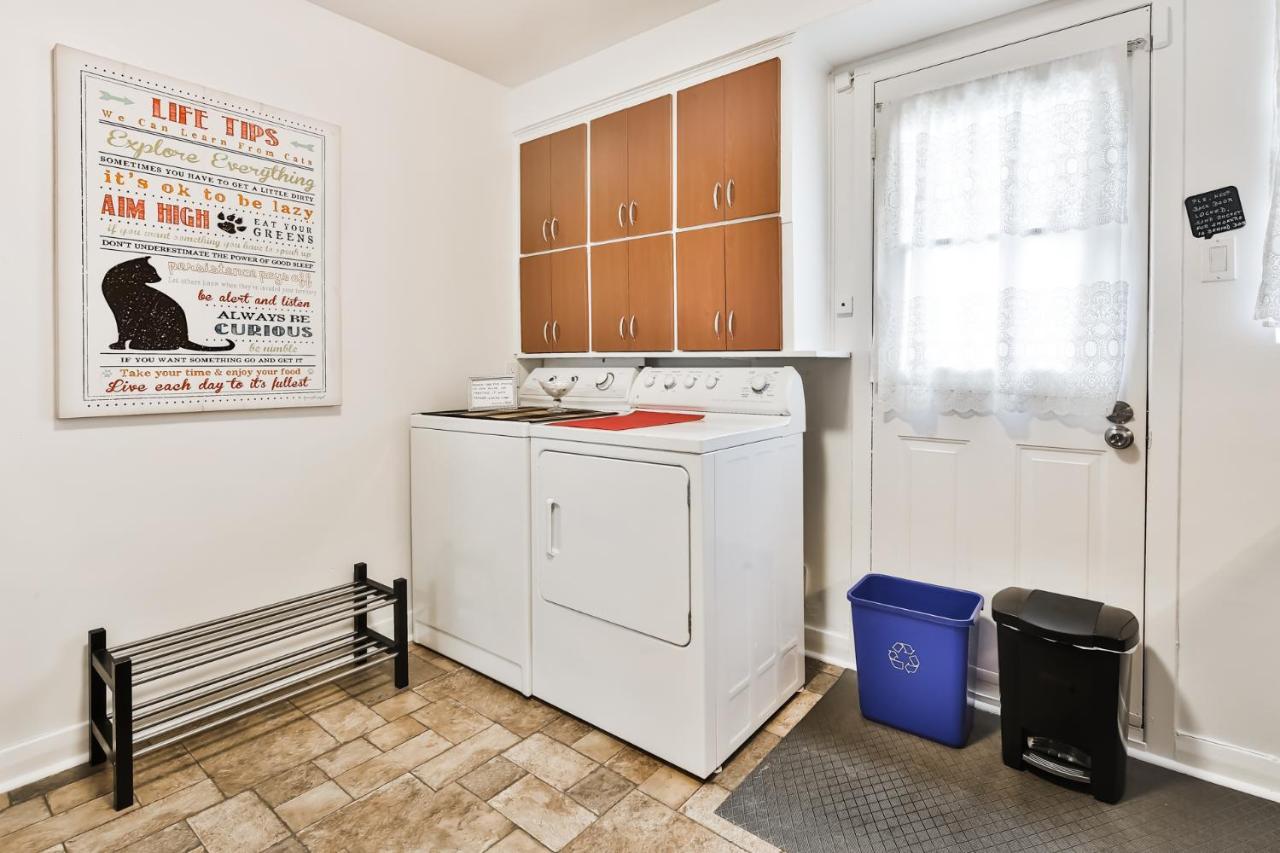 Free Parking - 2 Bedrooms - Full - In Beautiful Lachine - Near Water - 15 Minute Drive To Downtown Apartment