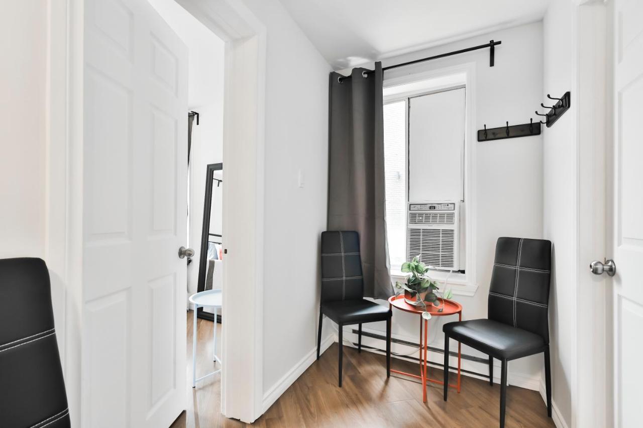 Free Parking And Location * Montreal