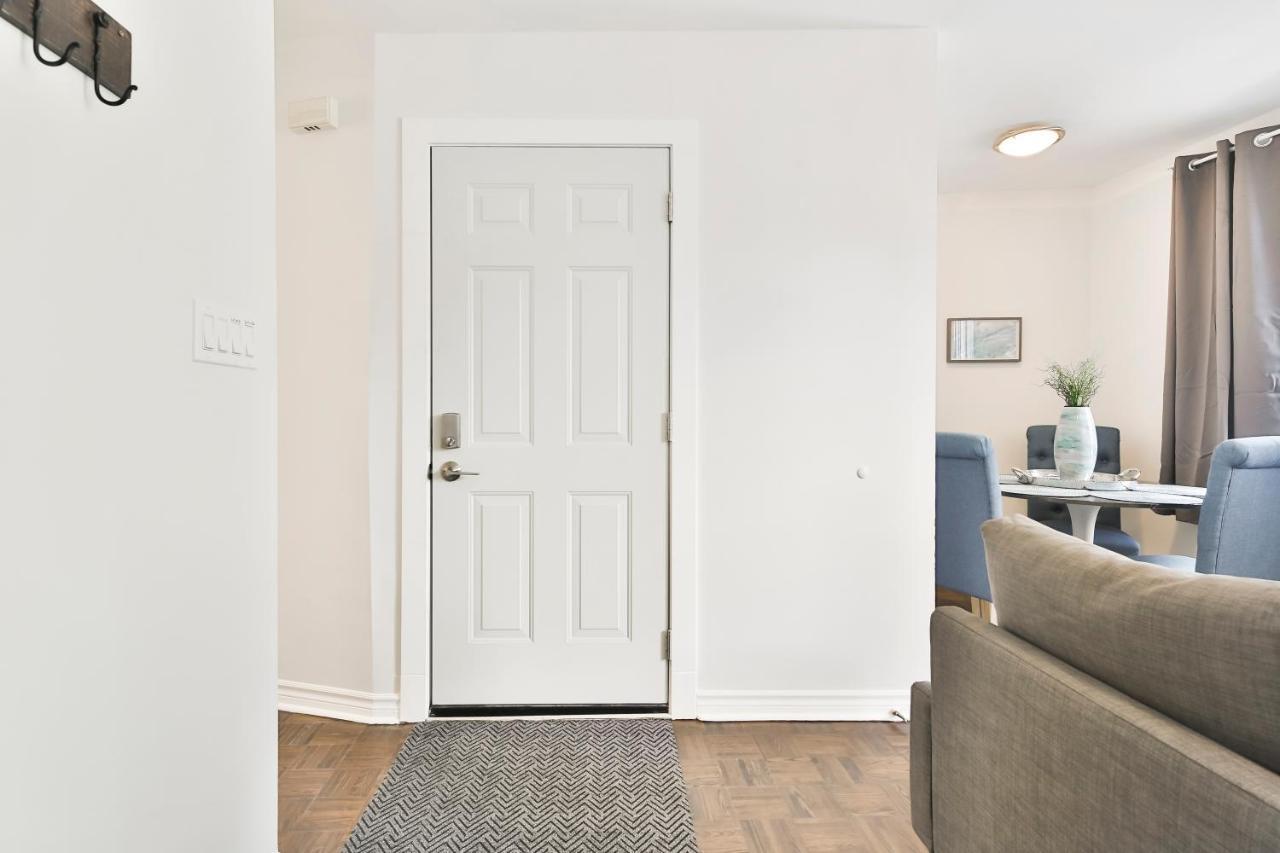 Free Parking And Location * Montreal