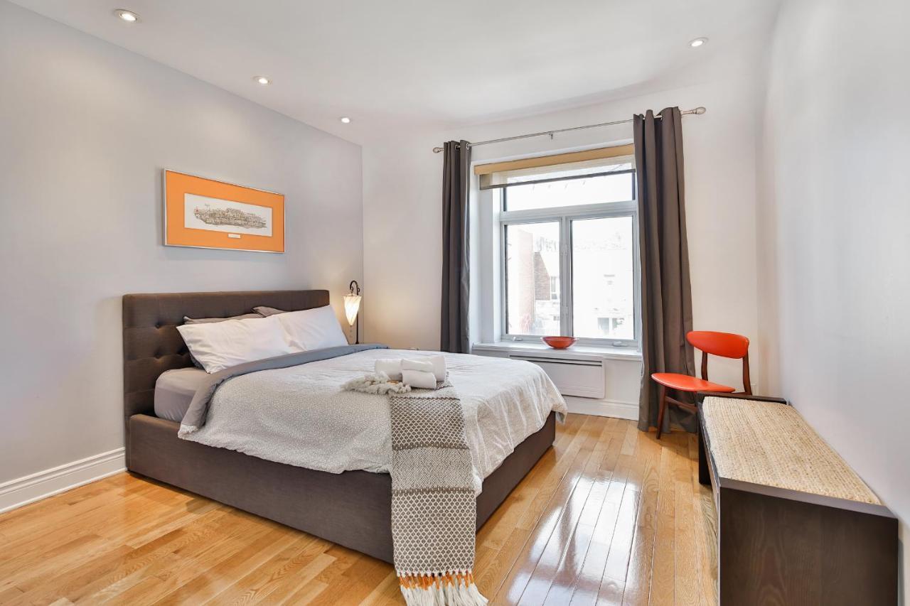 Stunning Full - On The Famous St Denis Street - Near Metro Apartment Montreal