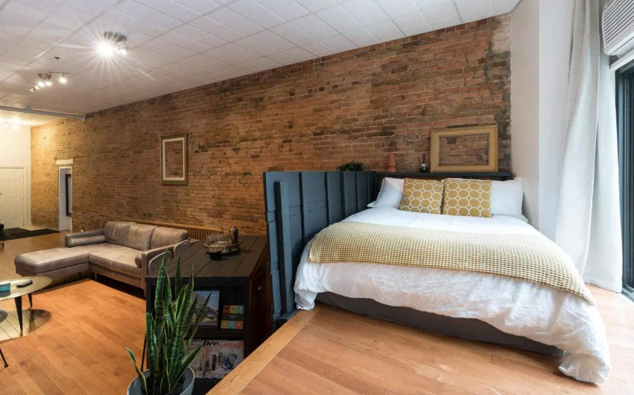 Apartment Stunning Old Port Lofts Montreal
