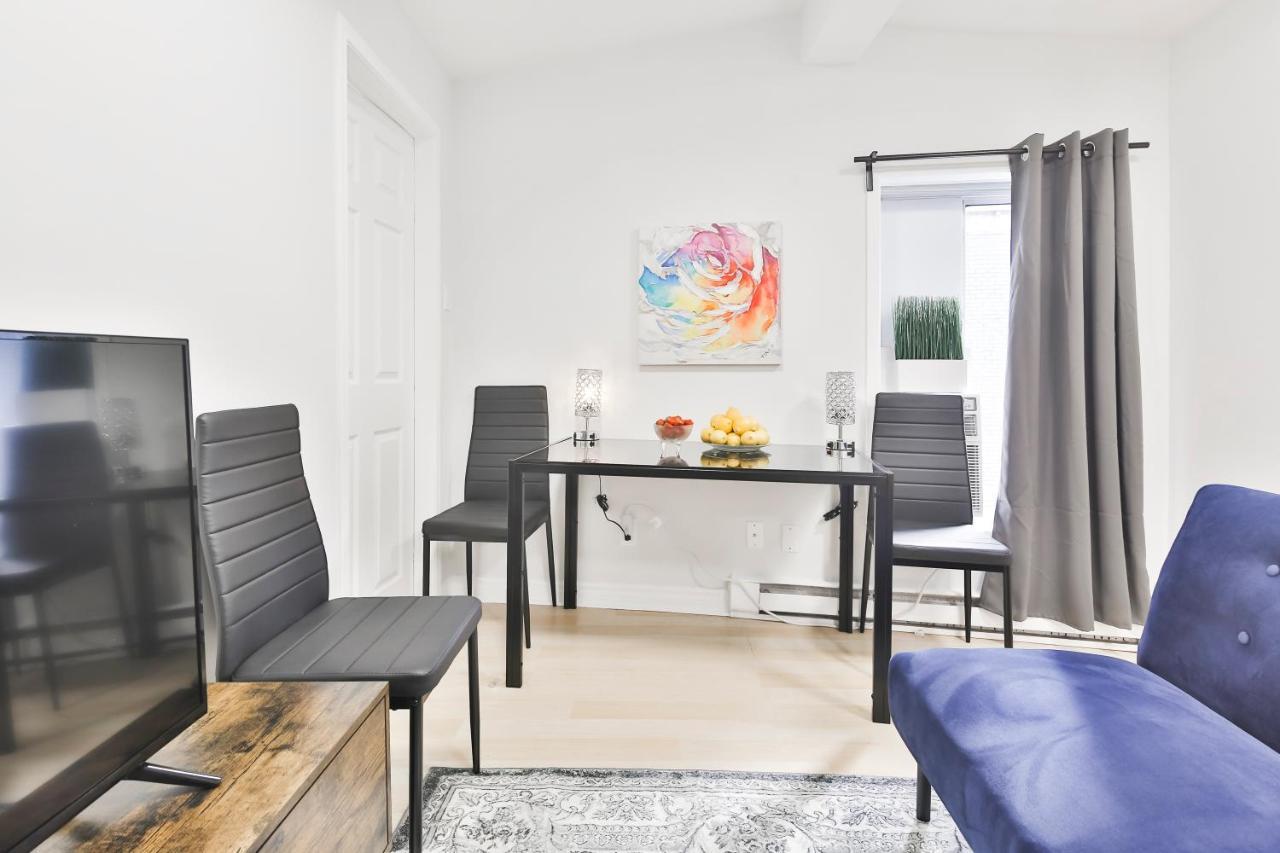 Free Parking And Location * Montreal