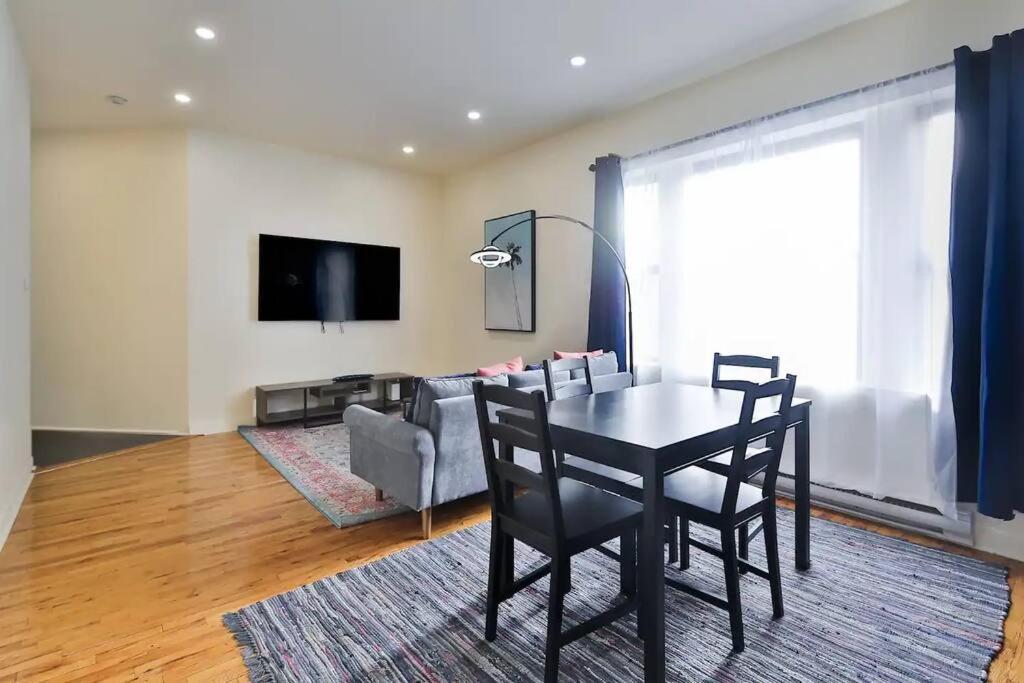 Free Parking - Perfect Location - Must Apartment