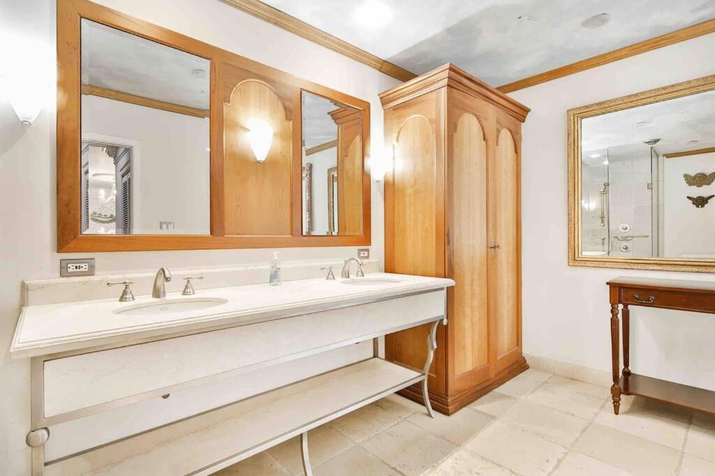 Apartment La Maison Dumas - Old Port Gem - Free Parking *