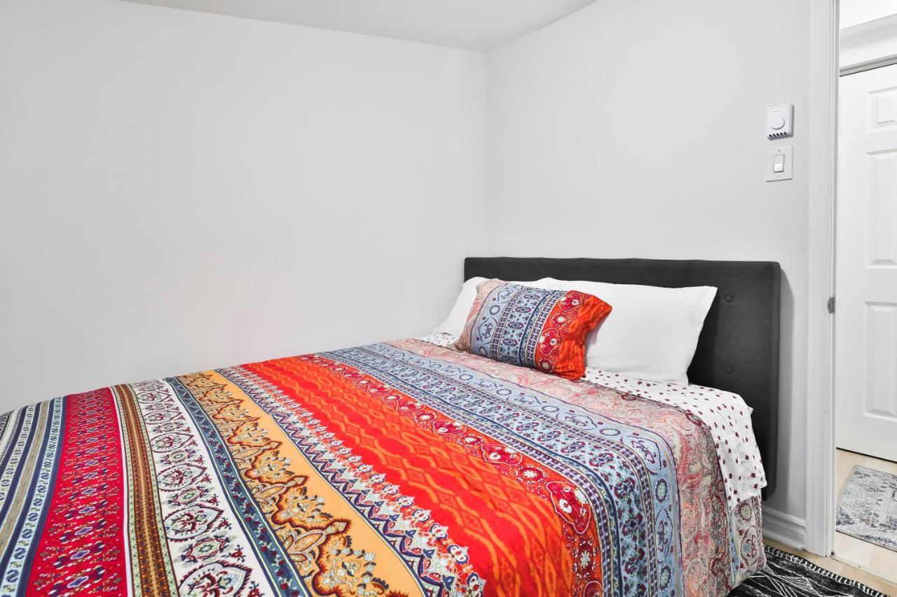 Free Parking - Full - 5 Min Walk To Metro - Location