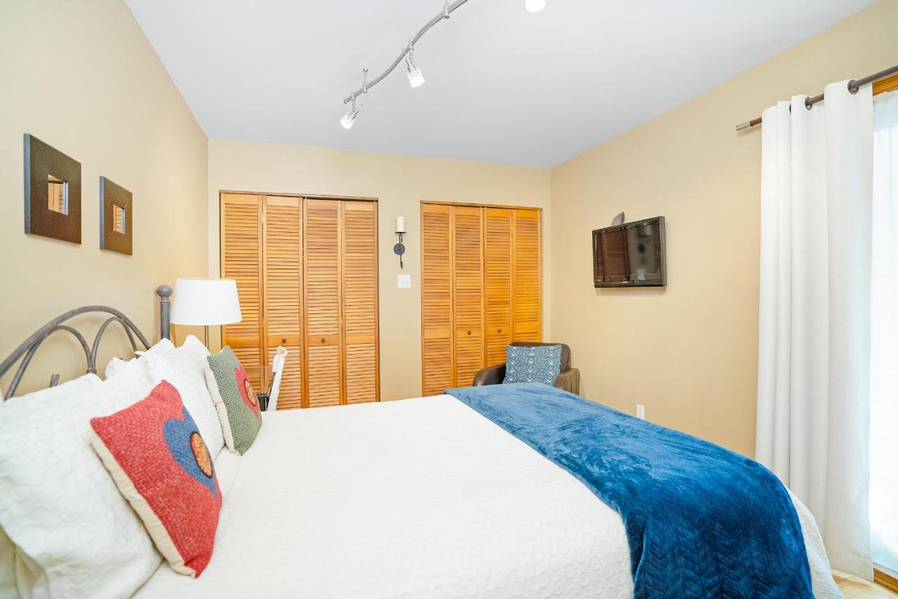 Accueil Chez Francois Bed & Breakfast Montreal