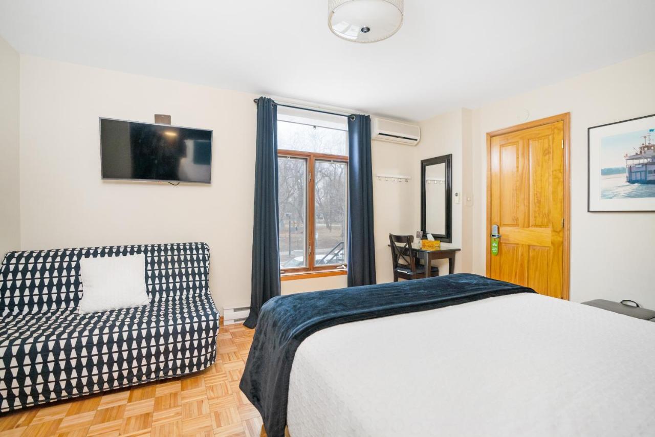 Accueil Chez Francois 4* Montreal