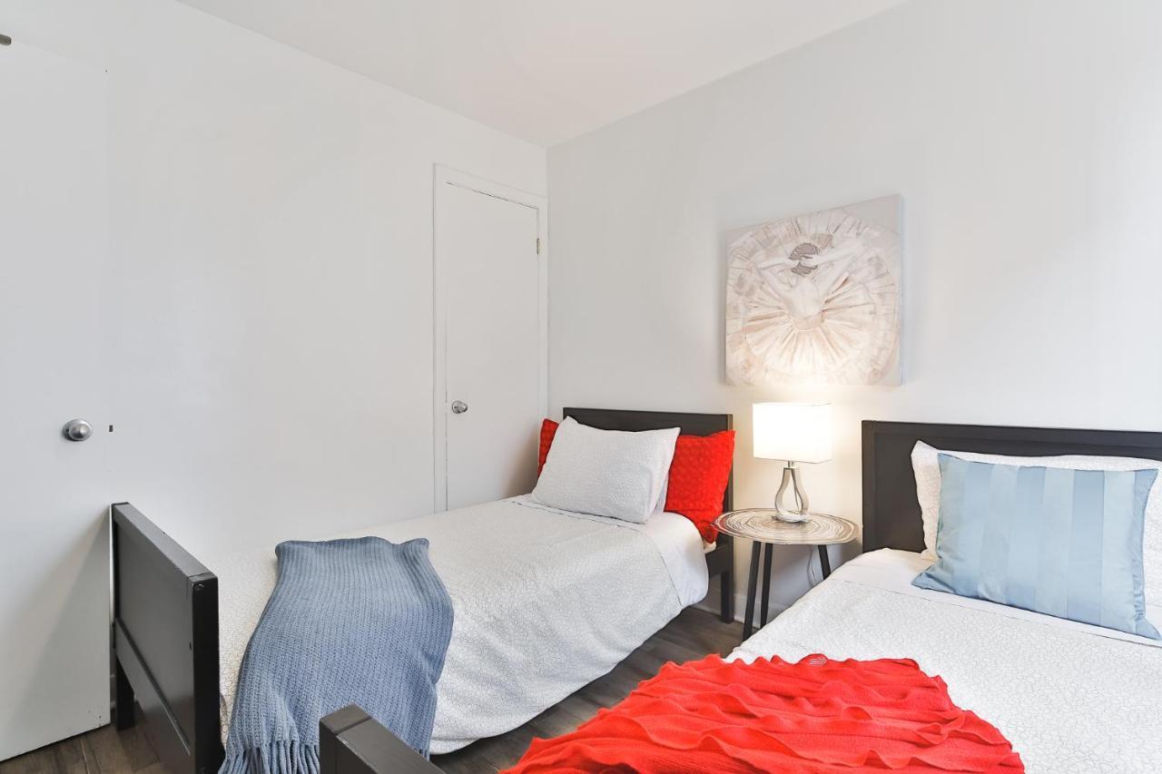 Free Parking - 2 Bedrooms - Full - In Beautiful Lachine - Near Water - 15 Minute Drive To Downtown Apartment