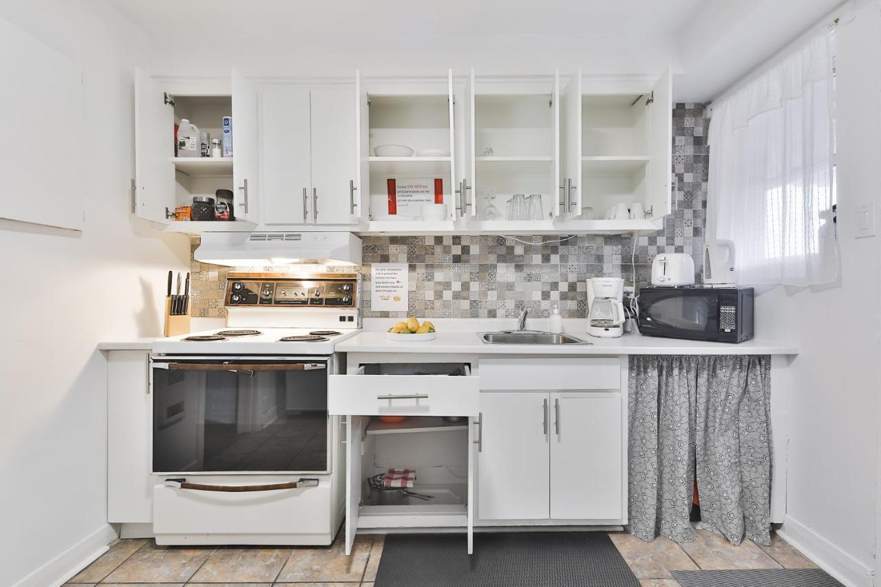 Free Parking - 2 Bedrooms - Full - In Beautiful Lachine - Near Water - 15 Minute Drive To Downtown Apartment *