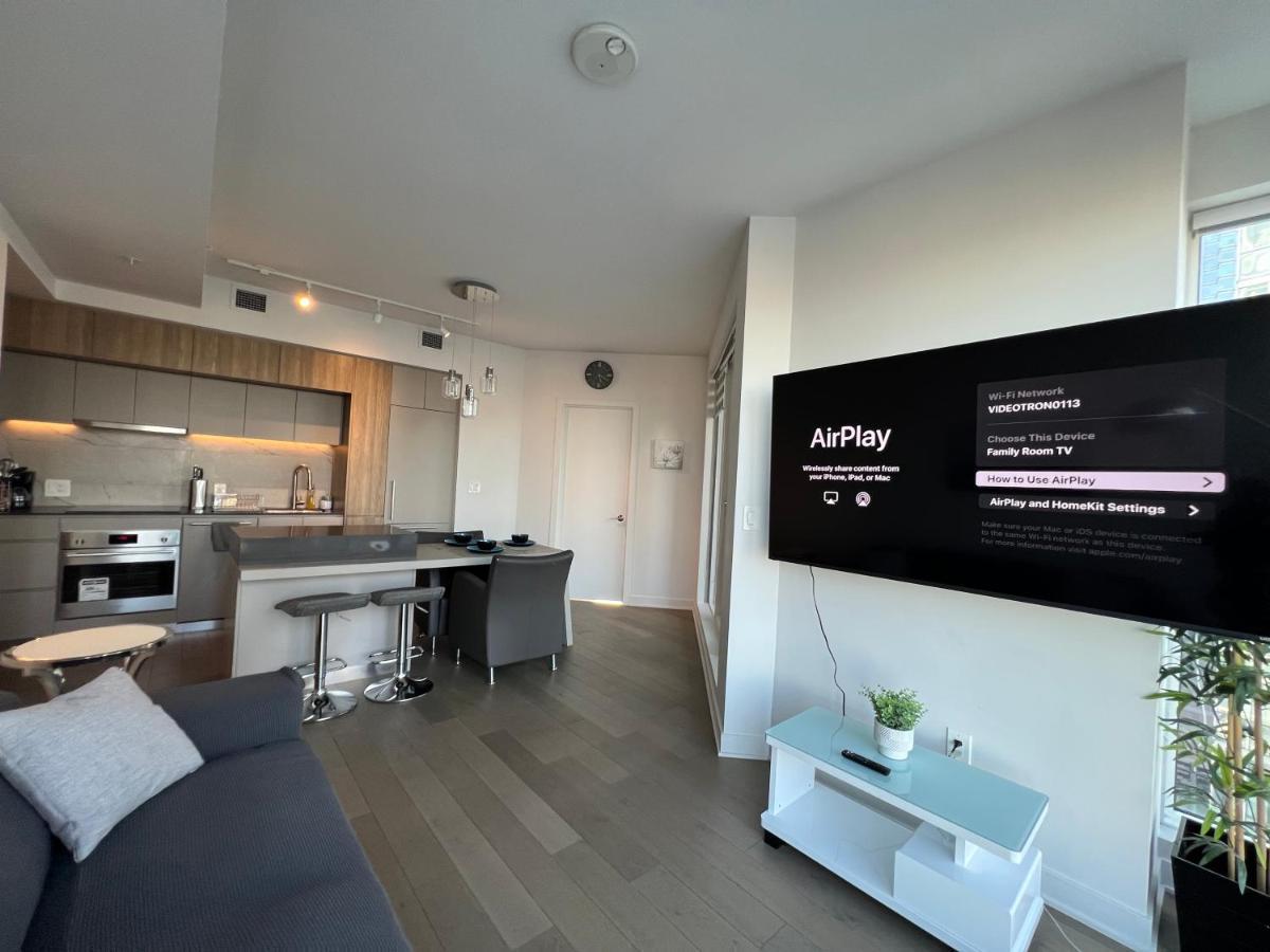 Apartment Beautiful One Bedroom Downtown With Pool And Free Parking Montreal