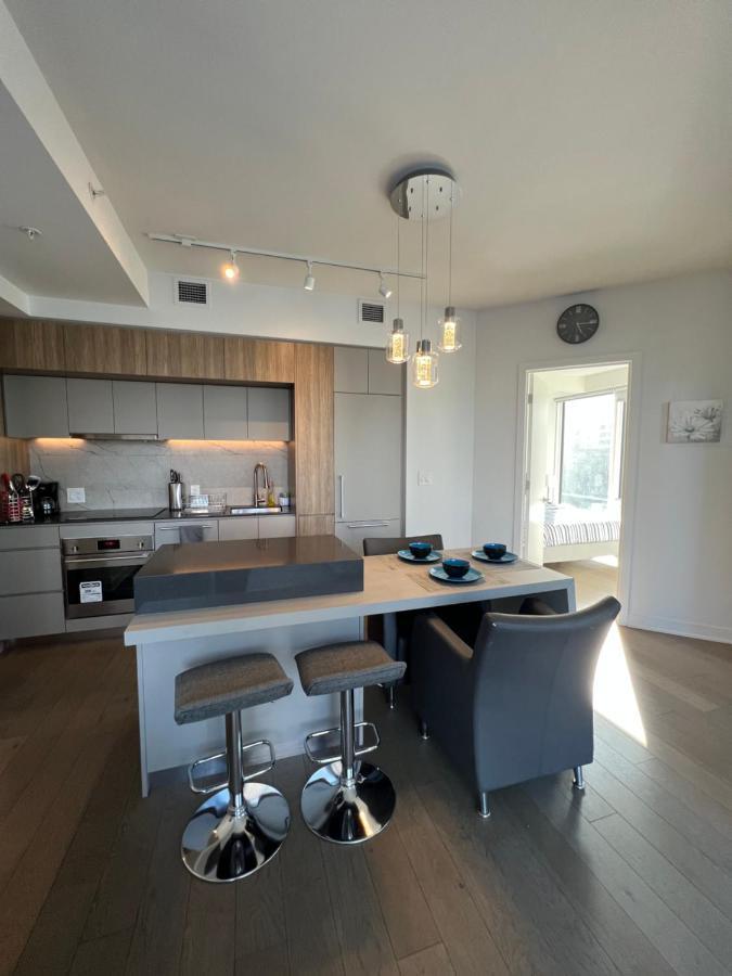 Beautiful One Bedroom Downtown With Pool And Free Parking *