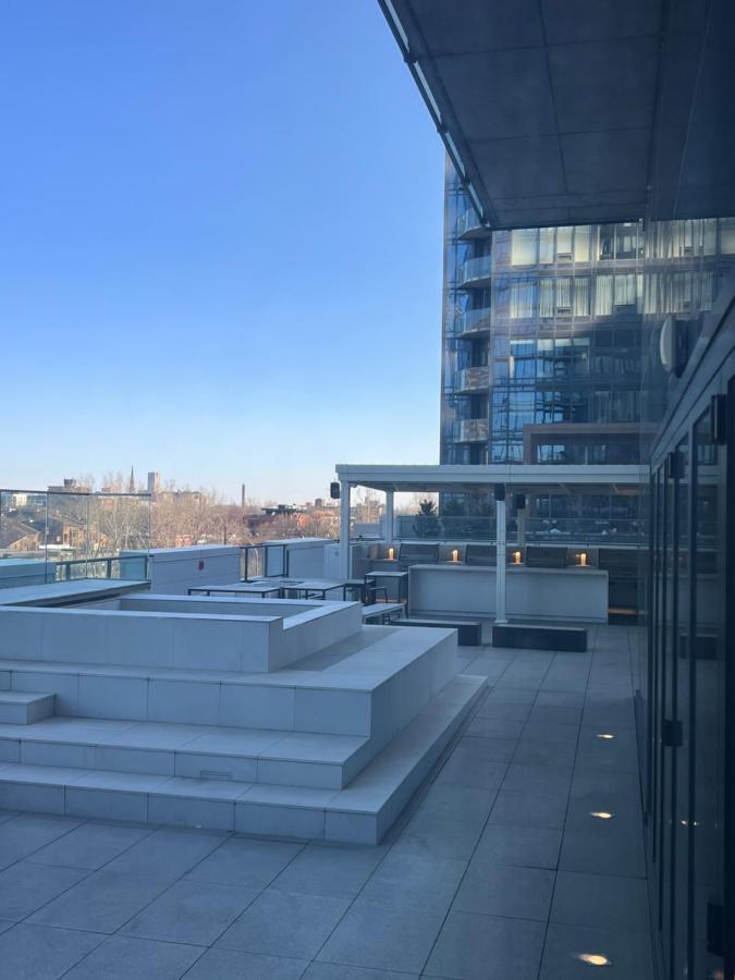 Beautiful One Bedroom Downtown With Pool And Free Parking * Montreal