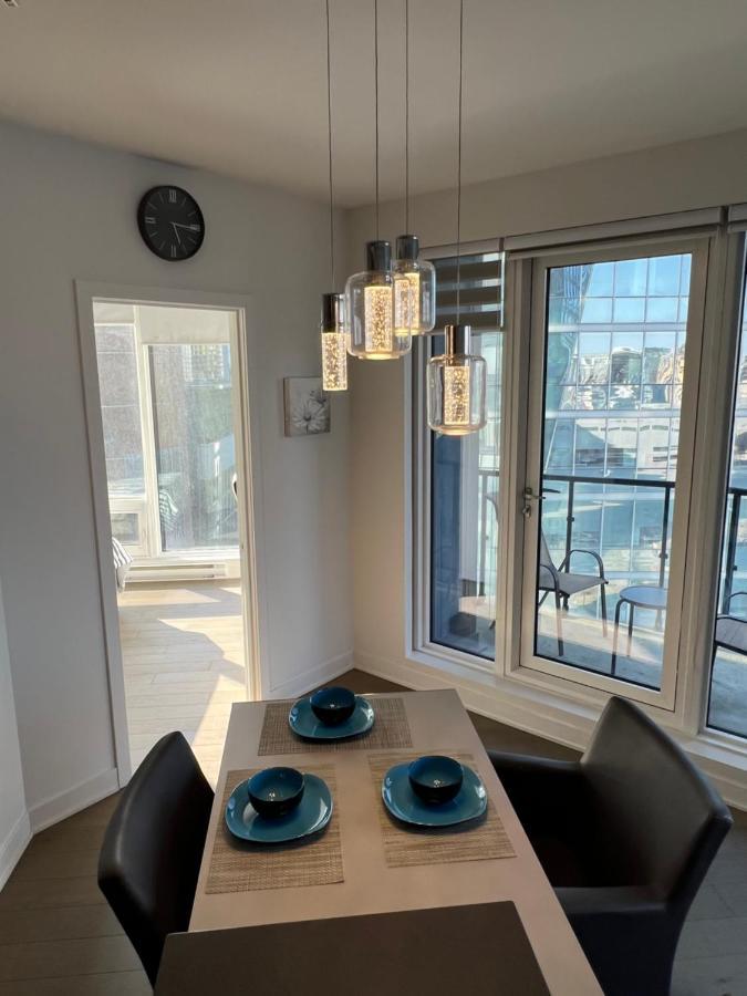 Beautiful One Bedroom Downtown With Pool And Free Parking Apartment Montreal