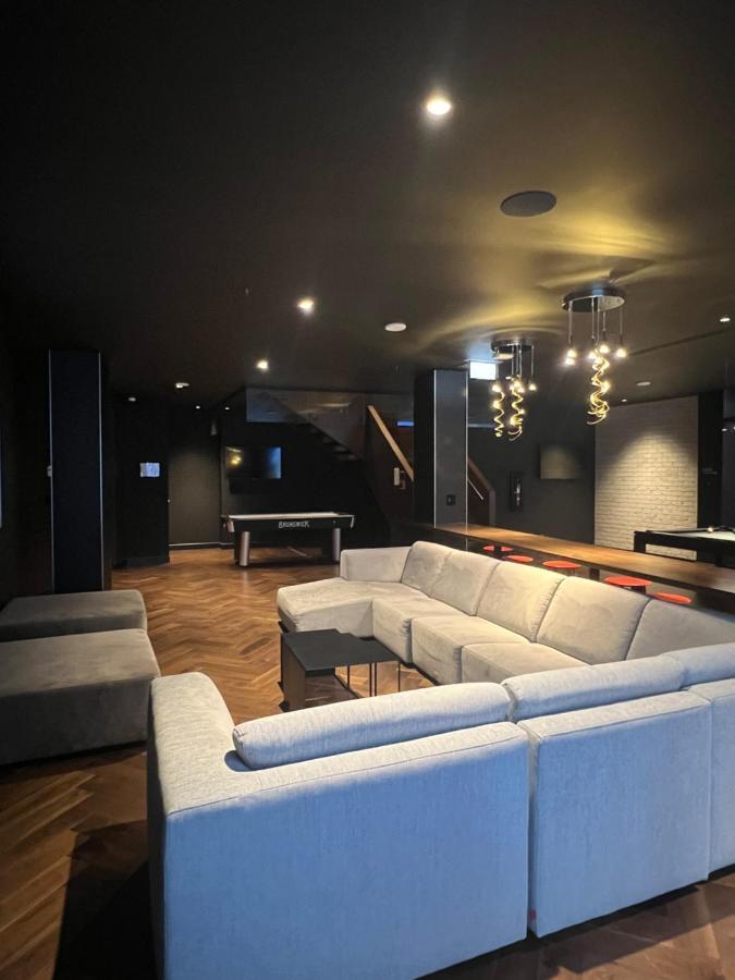 Beautiful One Bedroom Downtown With Pool And Free Parking Montreal