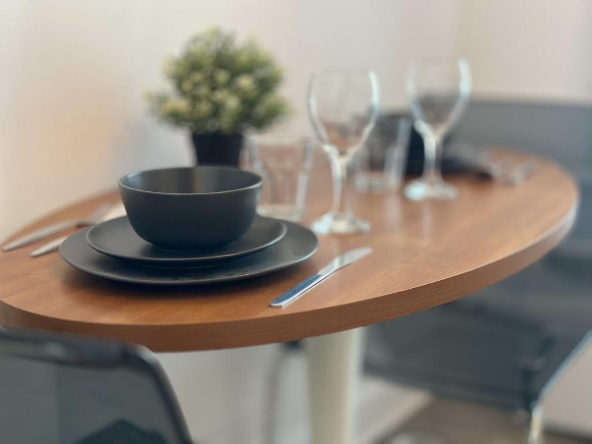 Sweet Little Studio 2min To Ave Mont-royal Apartment Montreal