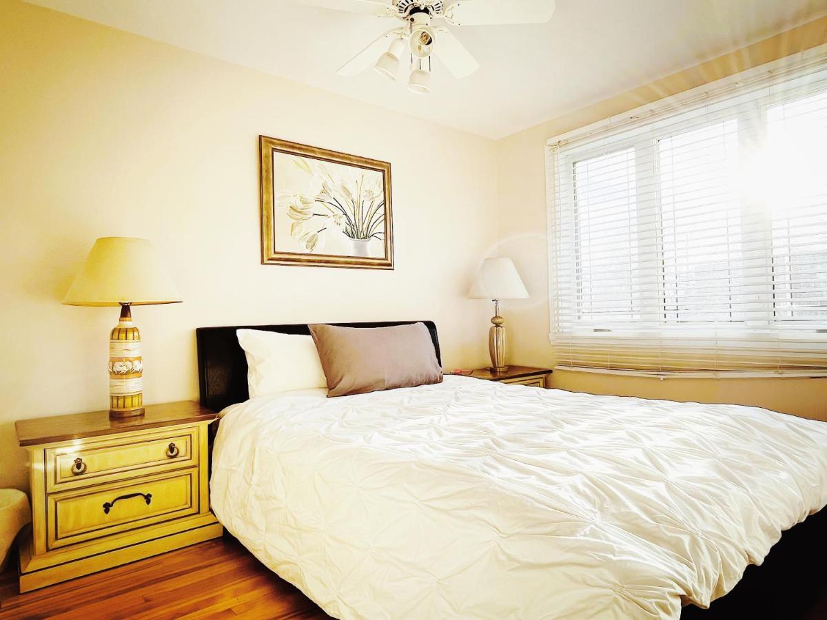 Peace House Subway&private Parking 5 Mins Downtown Villa *
