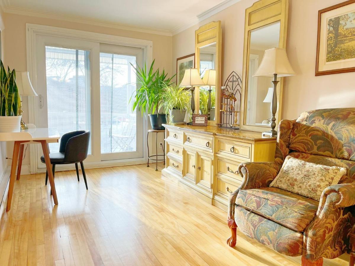 Peace House Subway&private Parking 5 Mins Downtown * Montreal