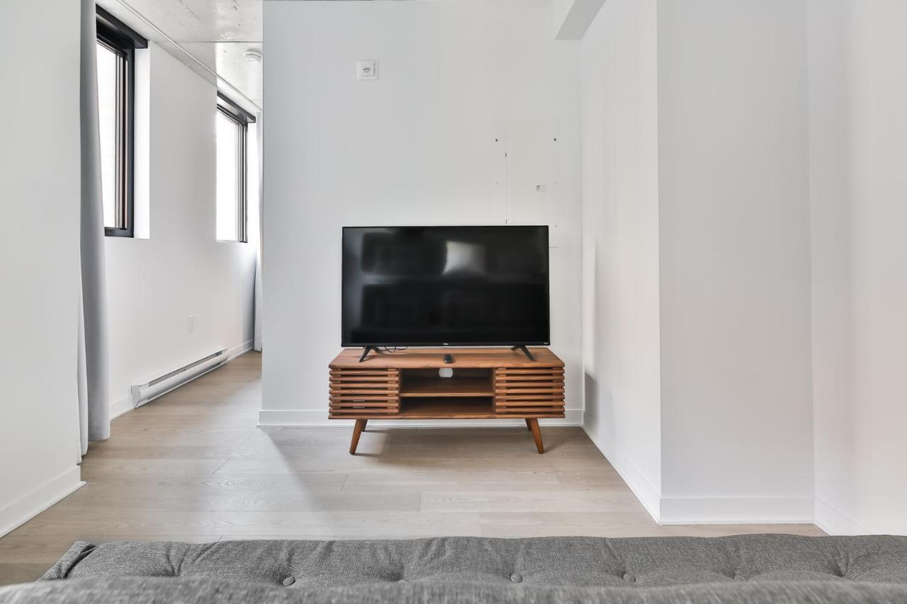 Perfect Location In - Must