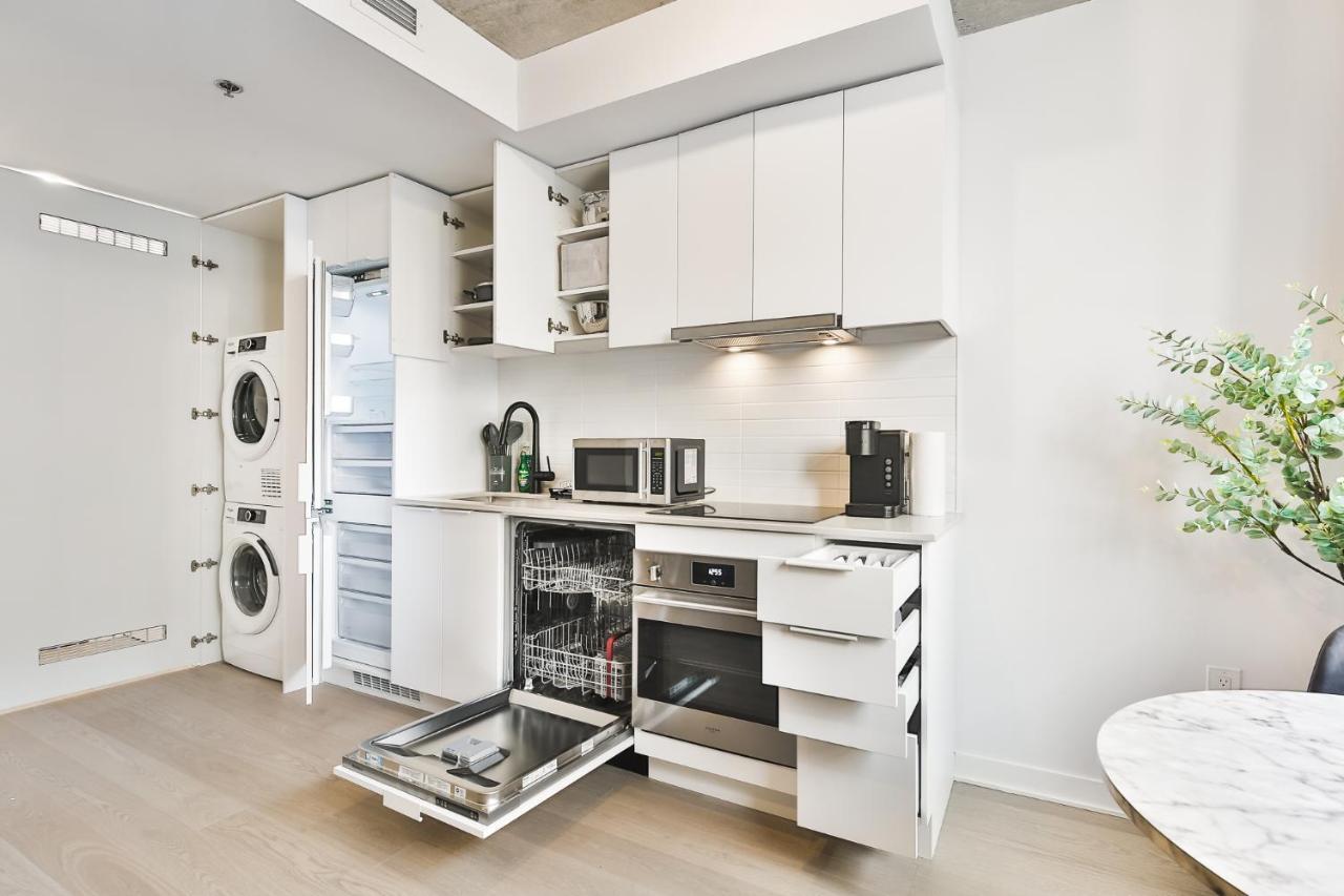Perfect Location In - Must Apartment *