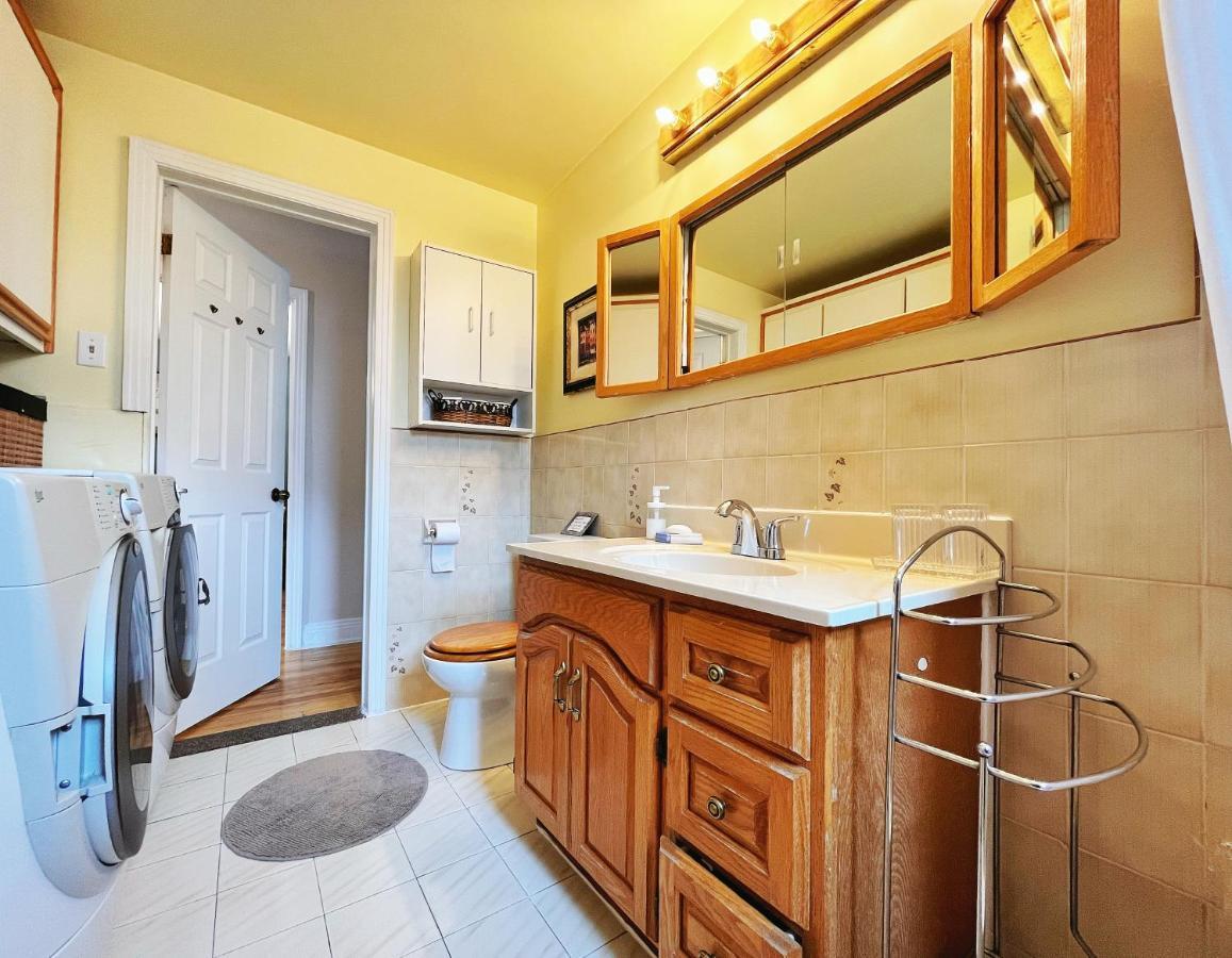 Peace House Subway&private Parking 5 Mins Downtown Montreal
